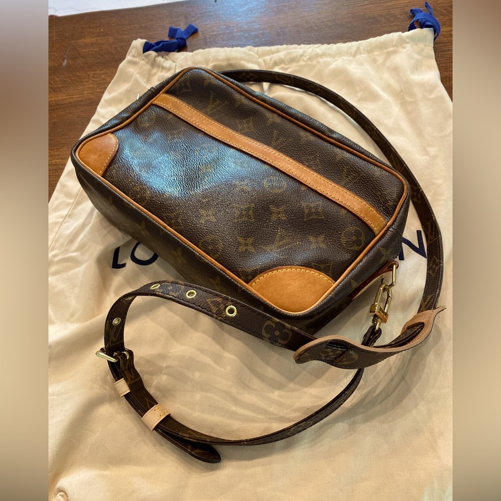 Authentic LV Trocadero with NEW LV 16 mm MM Strap & custom organizer! FreeShip
